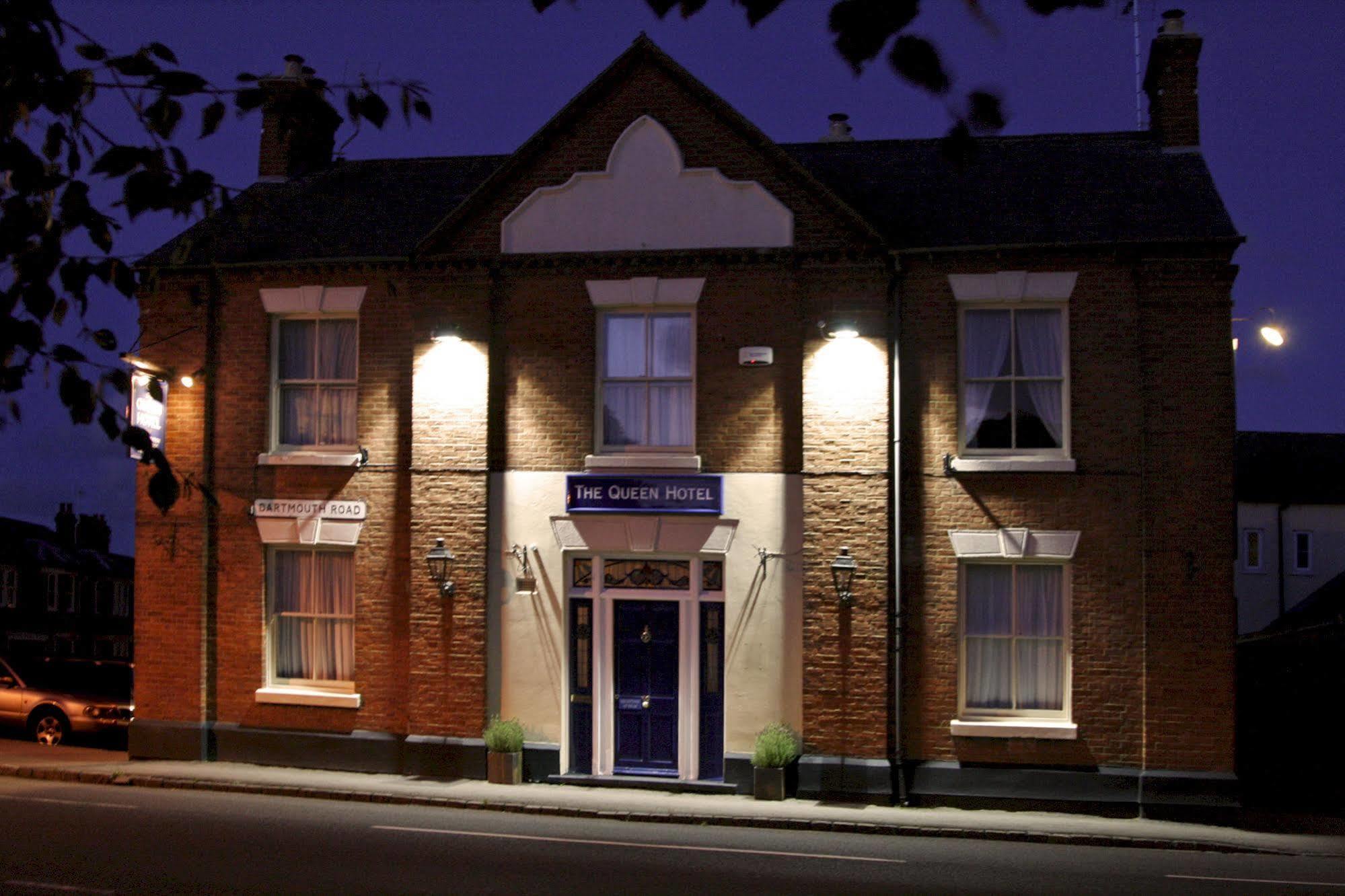 Hotel england. Olney, Buckinghamshire, Великобритания. Олни город в Великобритании. Виды гостиниц Великобритании. Город Олни Великобритания 1445.